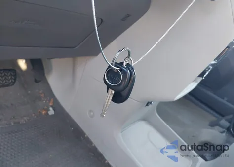 2012 Toyota Sienna Le V6 8 Passenger z USA, uszkodzony, nr VIN 5TDKK3DC7CS181026